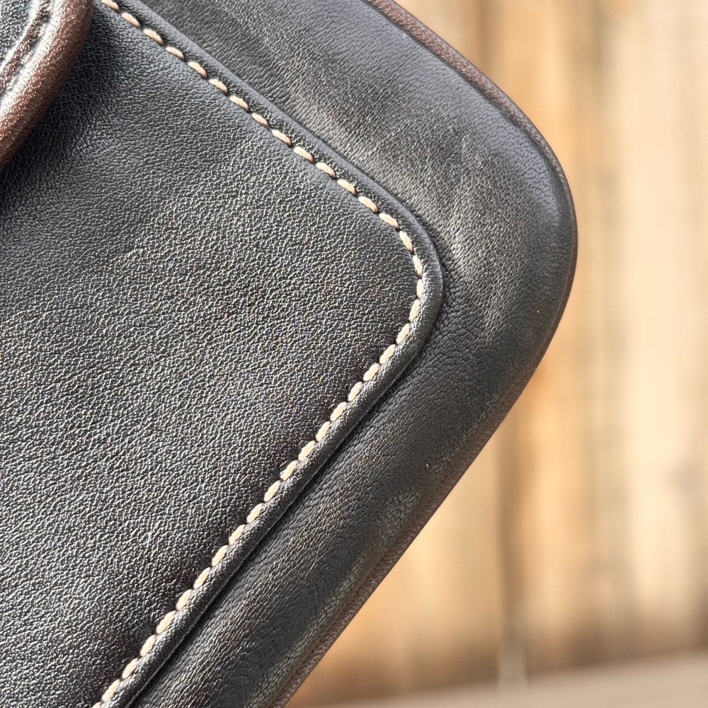 COACH SoHo Vintage Black & Brown Leather Wristlet - Picture 6 of 11